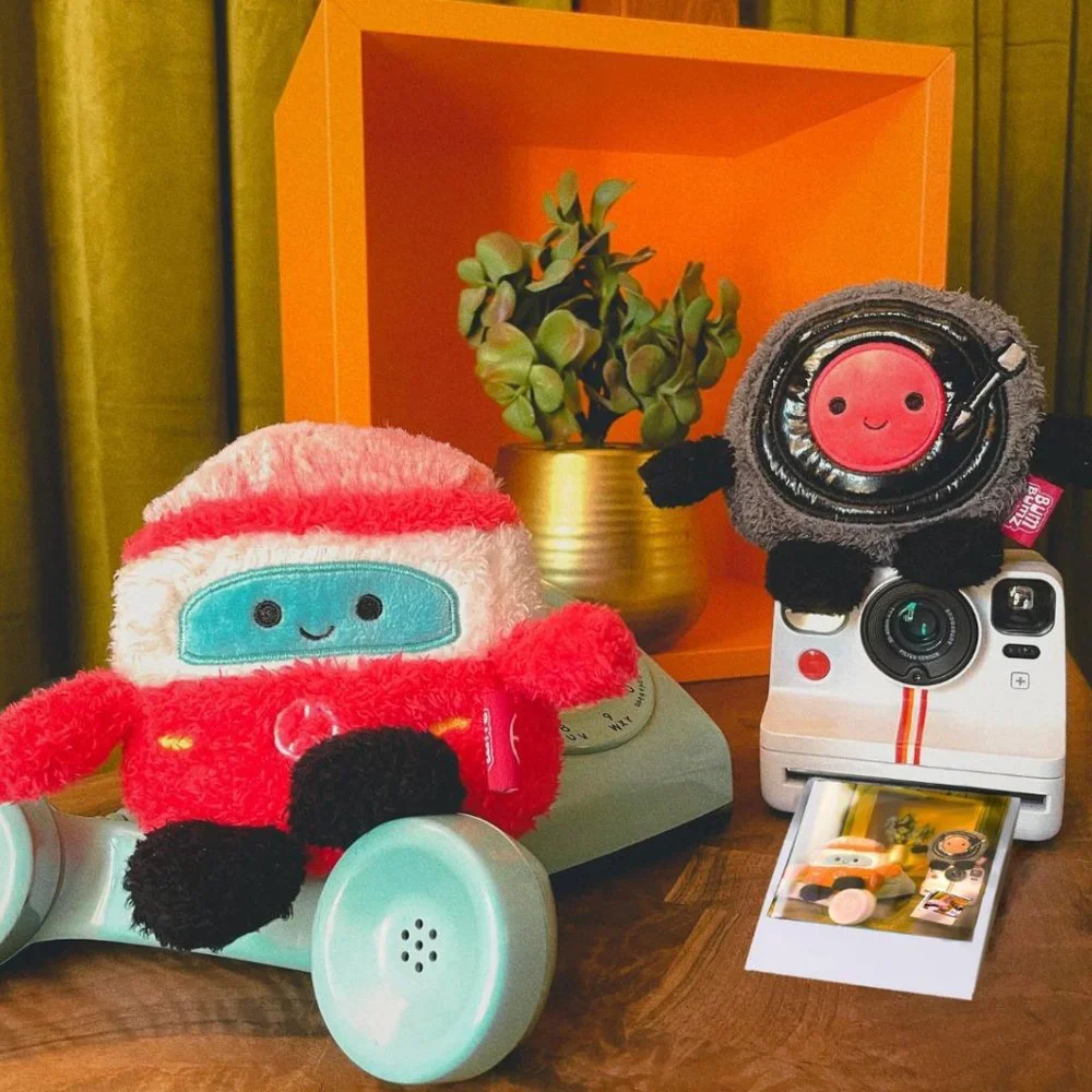 BUMBUMZ 7.5"  Randy the Vinyl Record GroovyBumz Collectible Stuffed Toy NWT - Picture 4 of 7